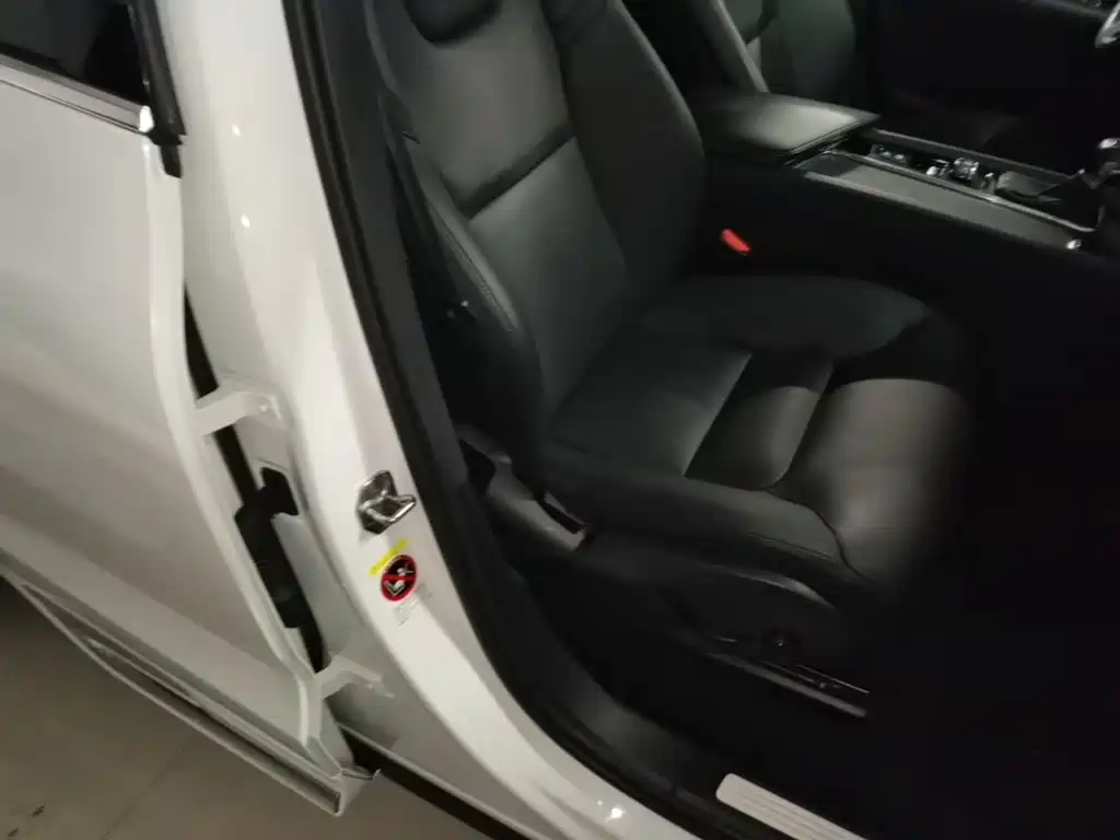 Volvo XC60 — миниатюра 25
