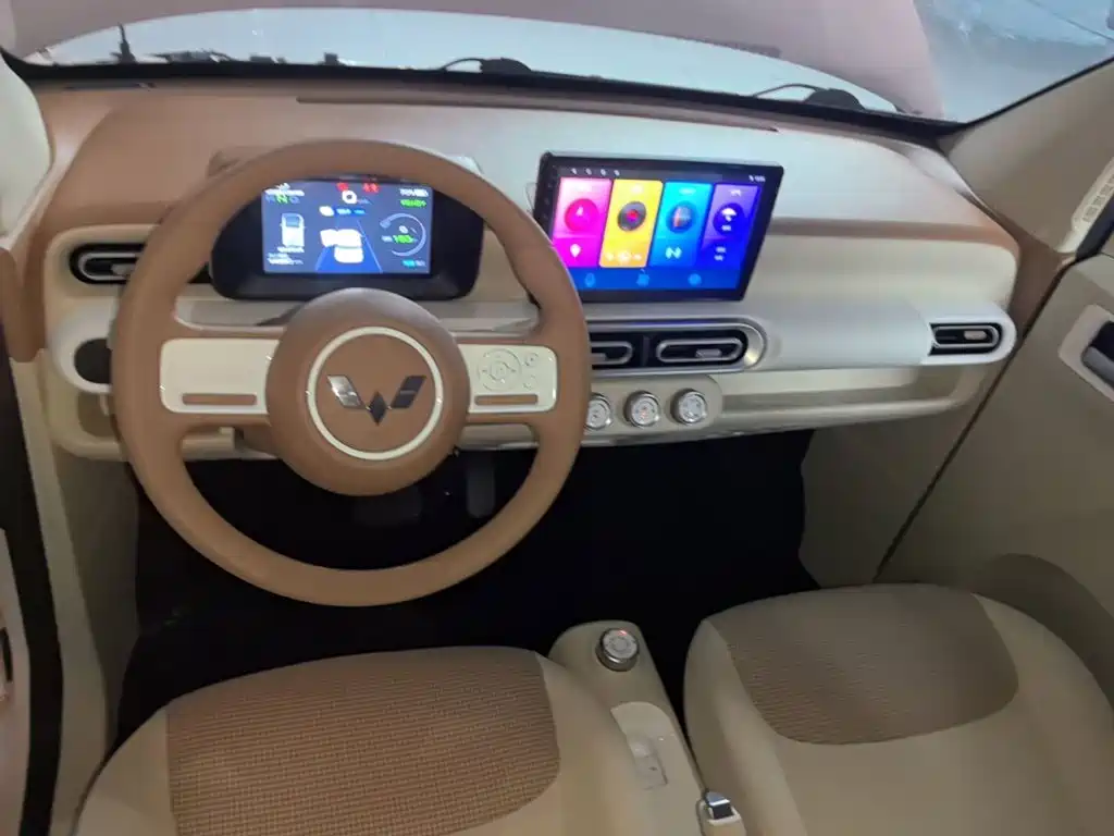 Wuling MINIEV — миниатюра 10
