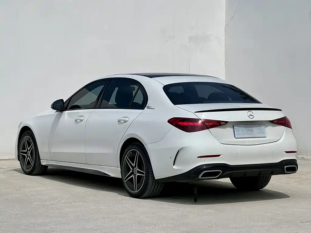 Mercedes-Benz C-Class — миниатюра 7