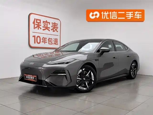 GEELY GALAXY GALAXY E8 2024