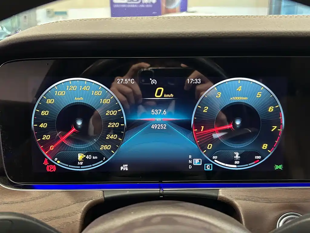 MERCEDES-BENZ E CLASS