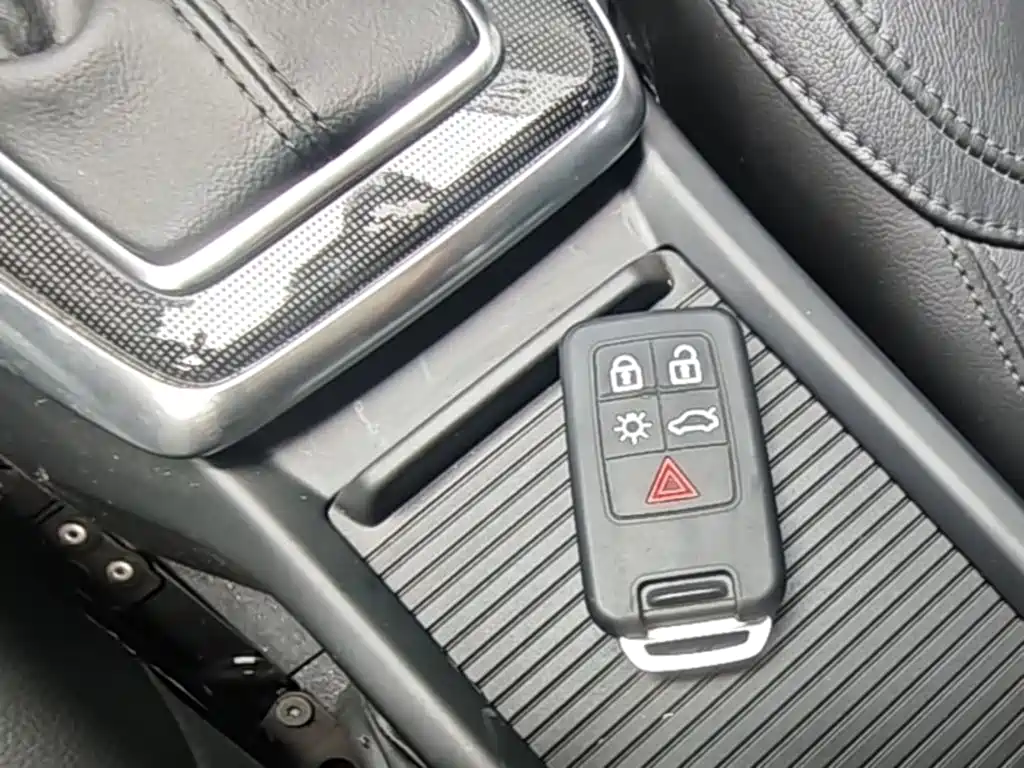 Volvo V40 — миниатюра 9