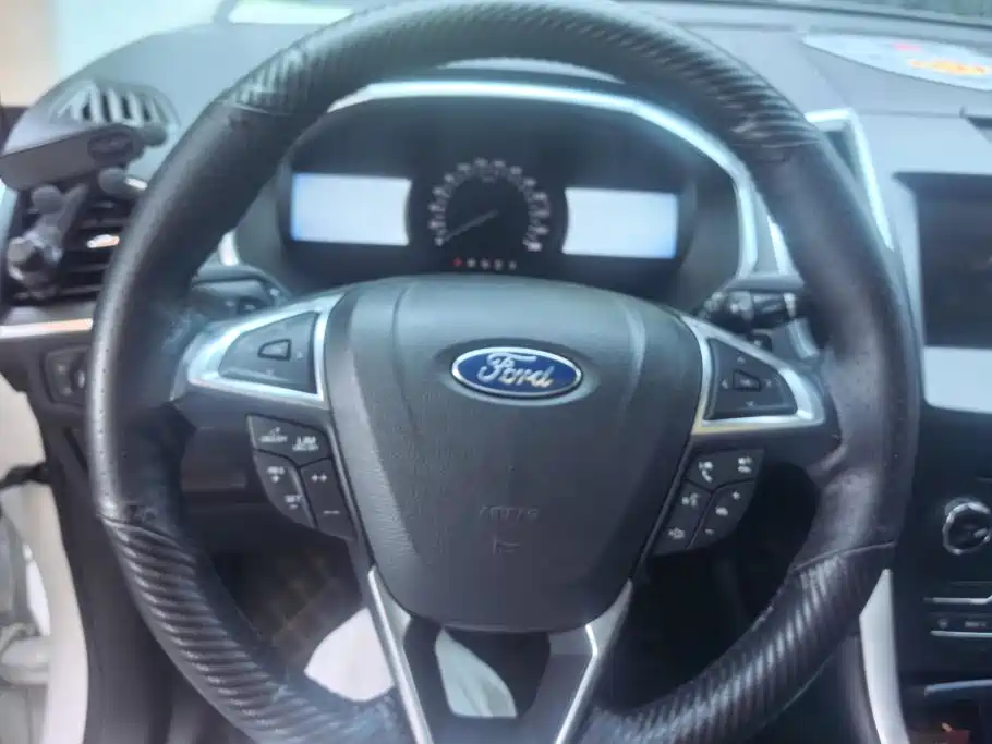 Ford Edge — миниатюра 15