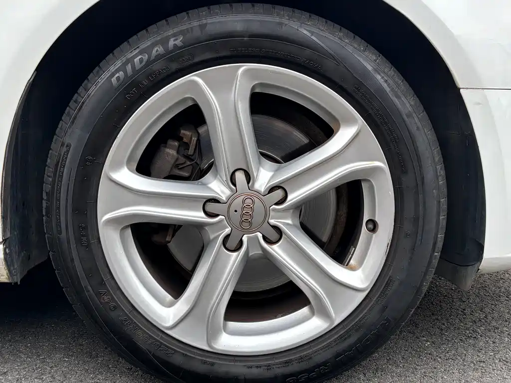 Audi A4L 2015 35 TFSI AT