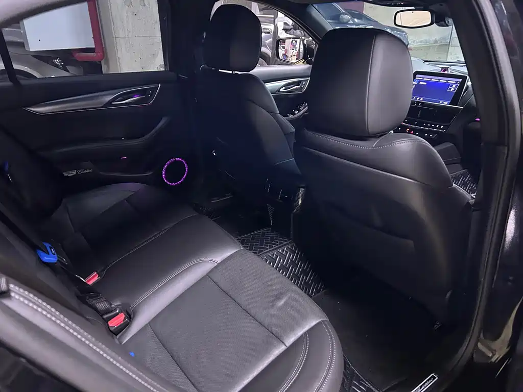 Cadillac CT5 — миниатюра 13