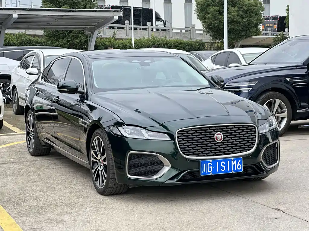 Jaguar XFL — миниатюра 3