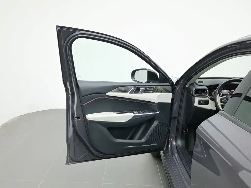 Lynk & Co 02 — миниатюра 8
