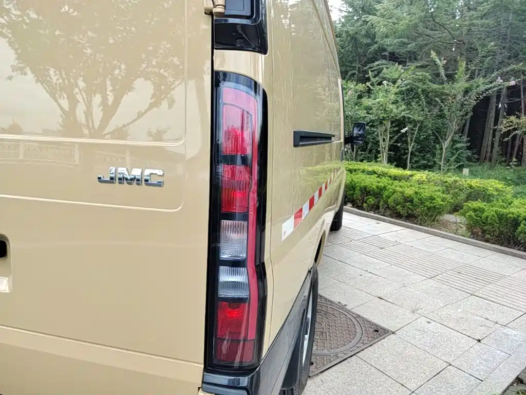 JMC JMC Fushun — миниатюра 8