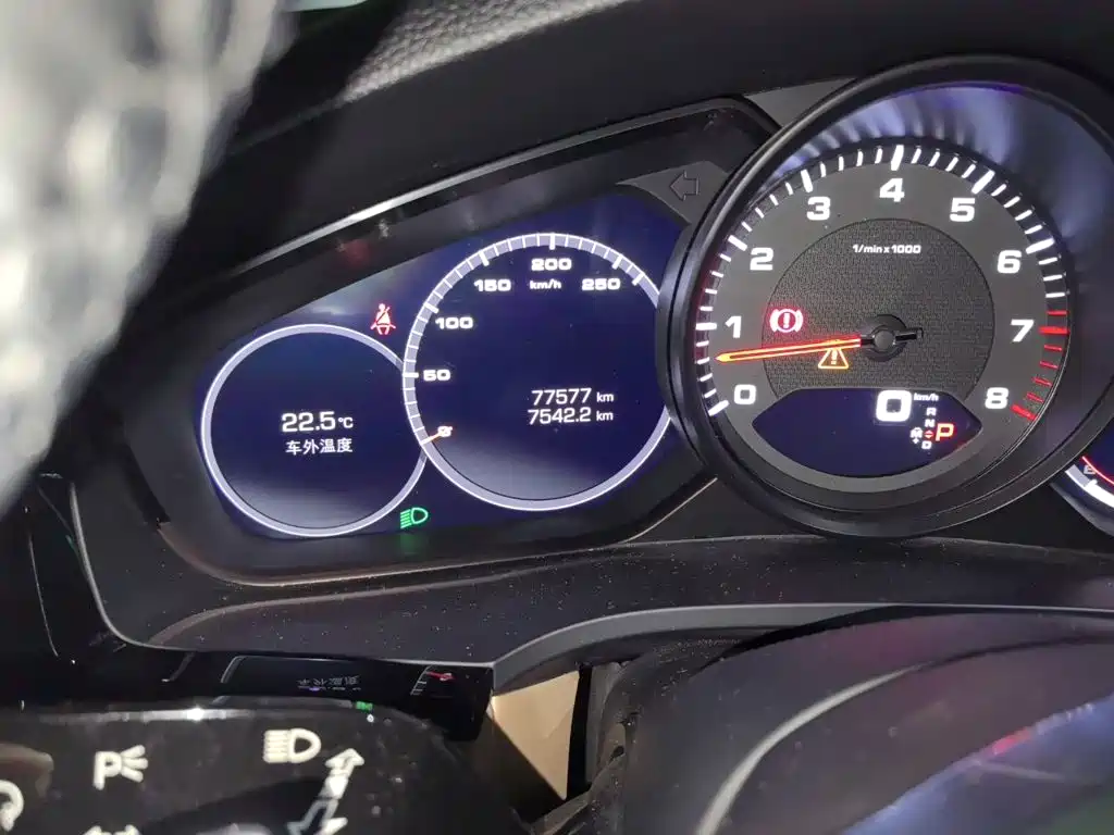 Porsche Cayenne — миниатюра 13