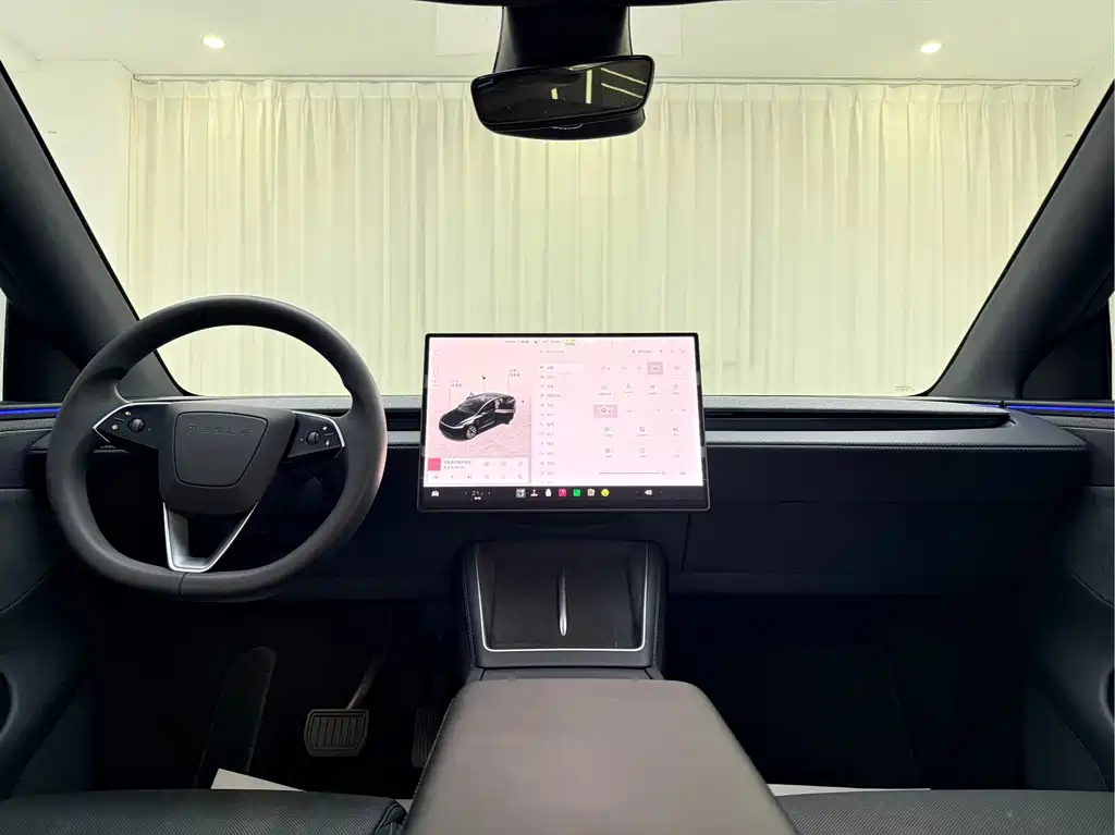 Tesla Model Y L — миниатюра 9