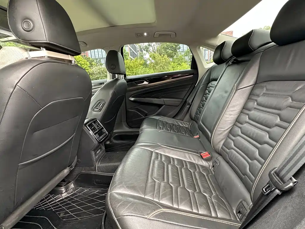 Volkswagen Passat — миниатюра 21