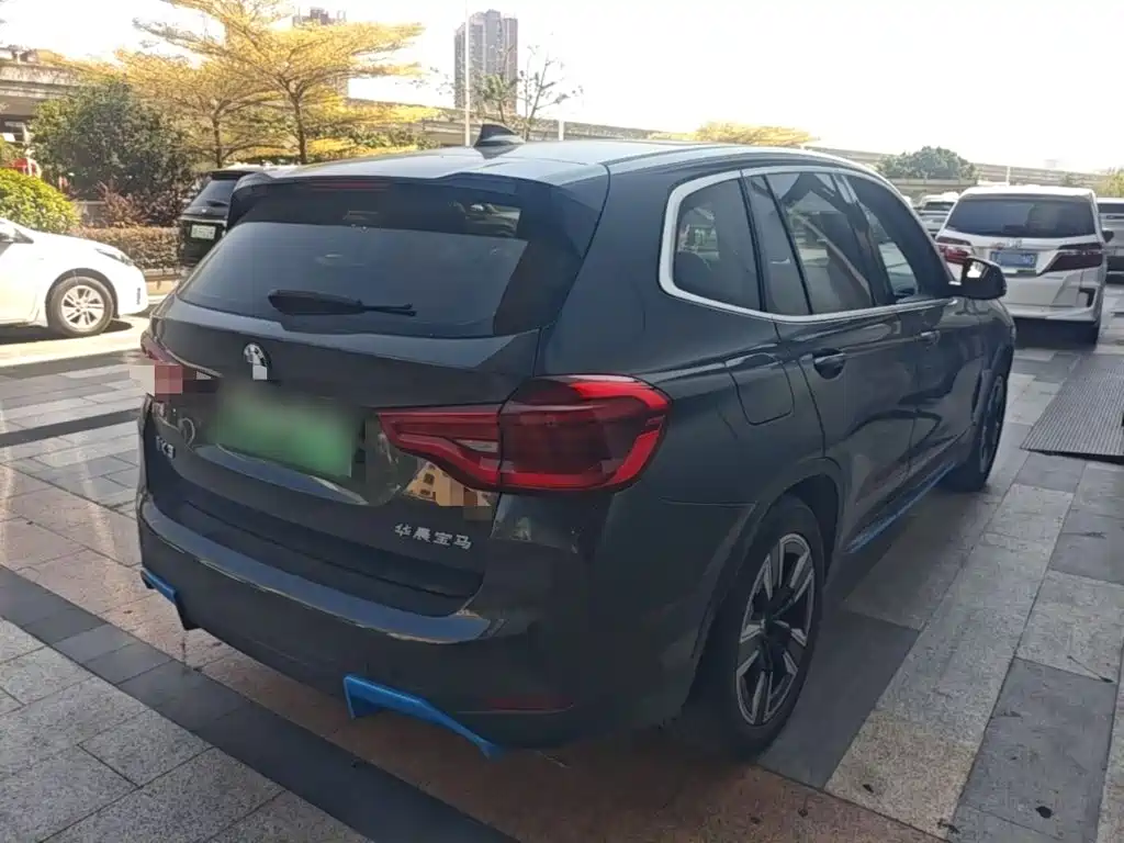 BMW iX3 — миниатюра 7