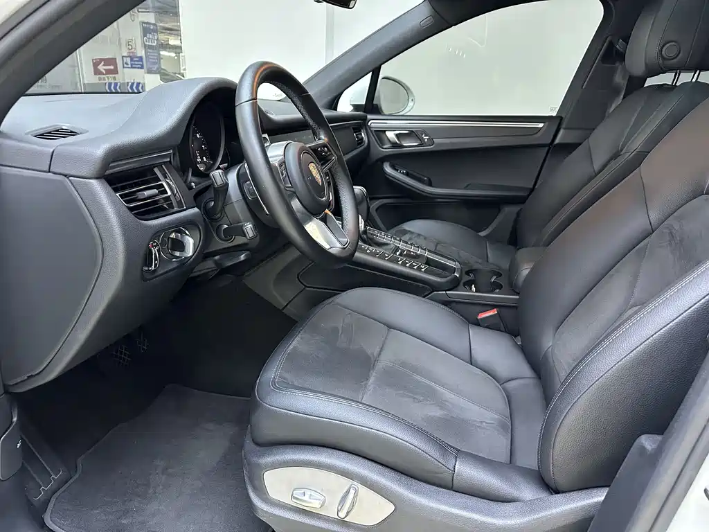 Porsche Macan — миниатюра 10