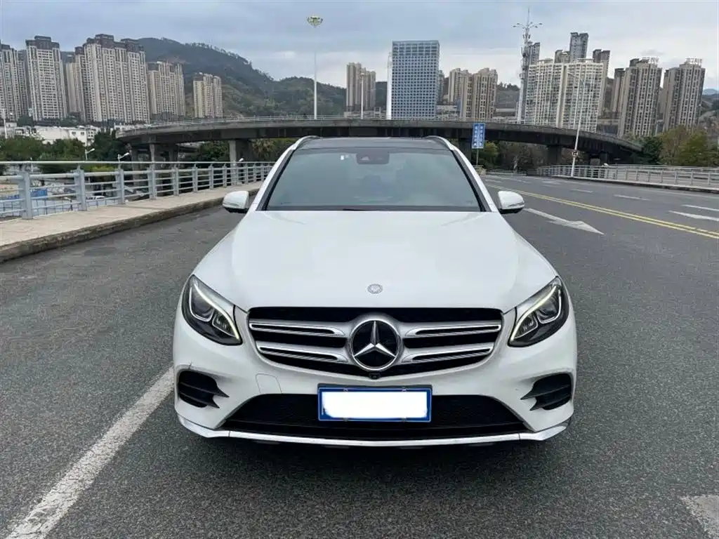 MERCEDES-BENZ GLC