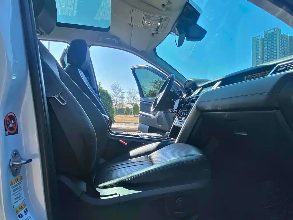 Land Rover Discovery Sport — миниатюра 10