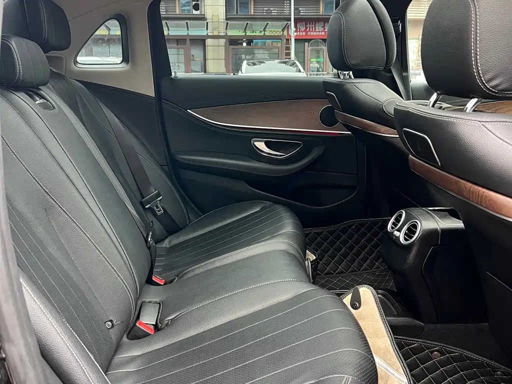 MERCEDES-BENZ E CLASS