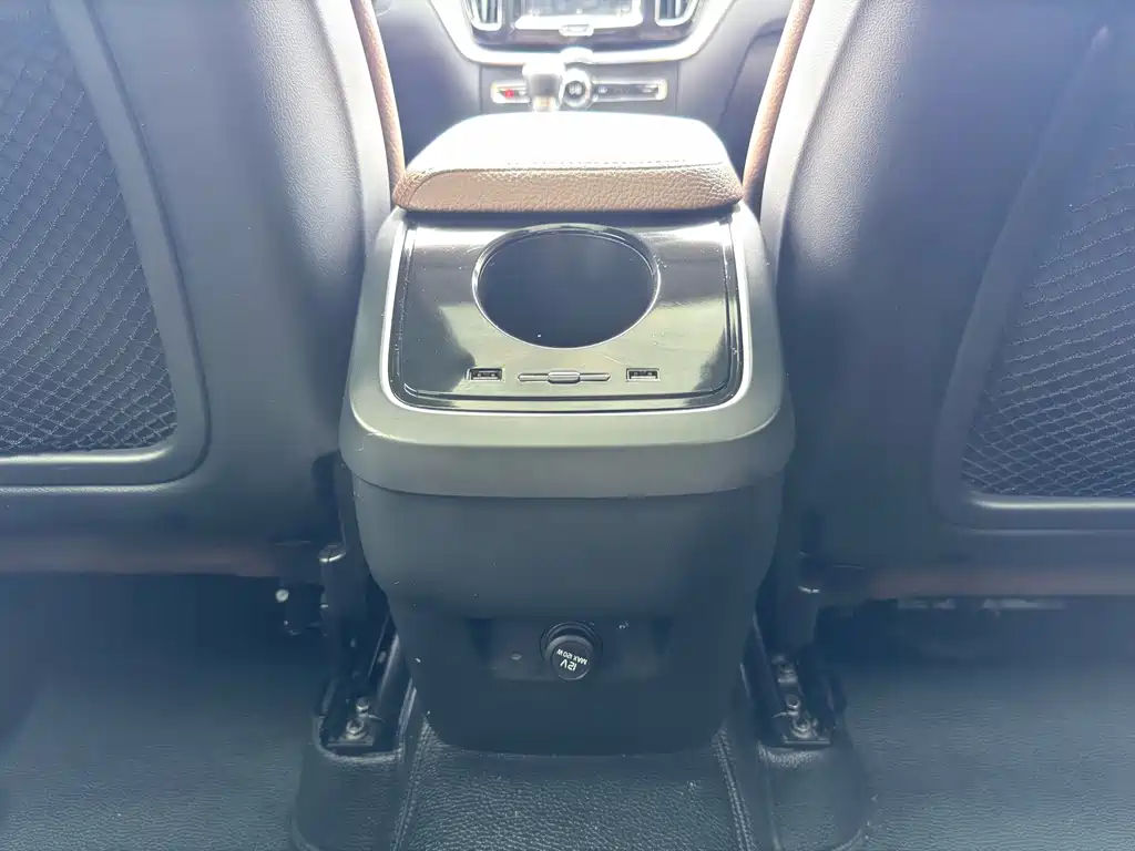 Volvo XC60 — миниатюра 32