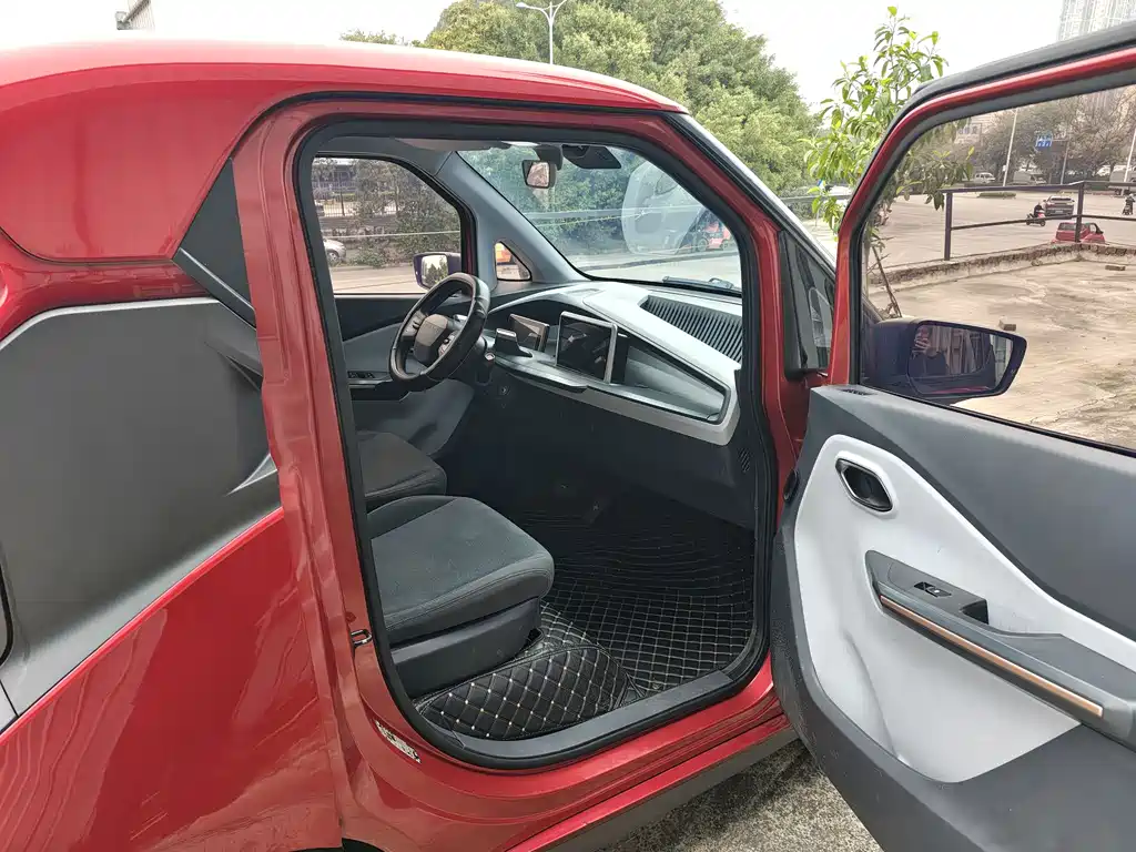 BAOJUN E200