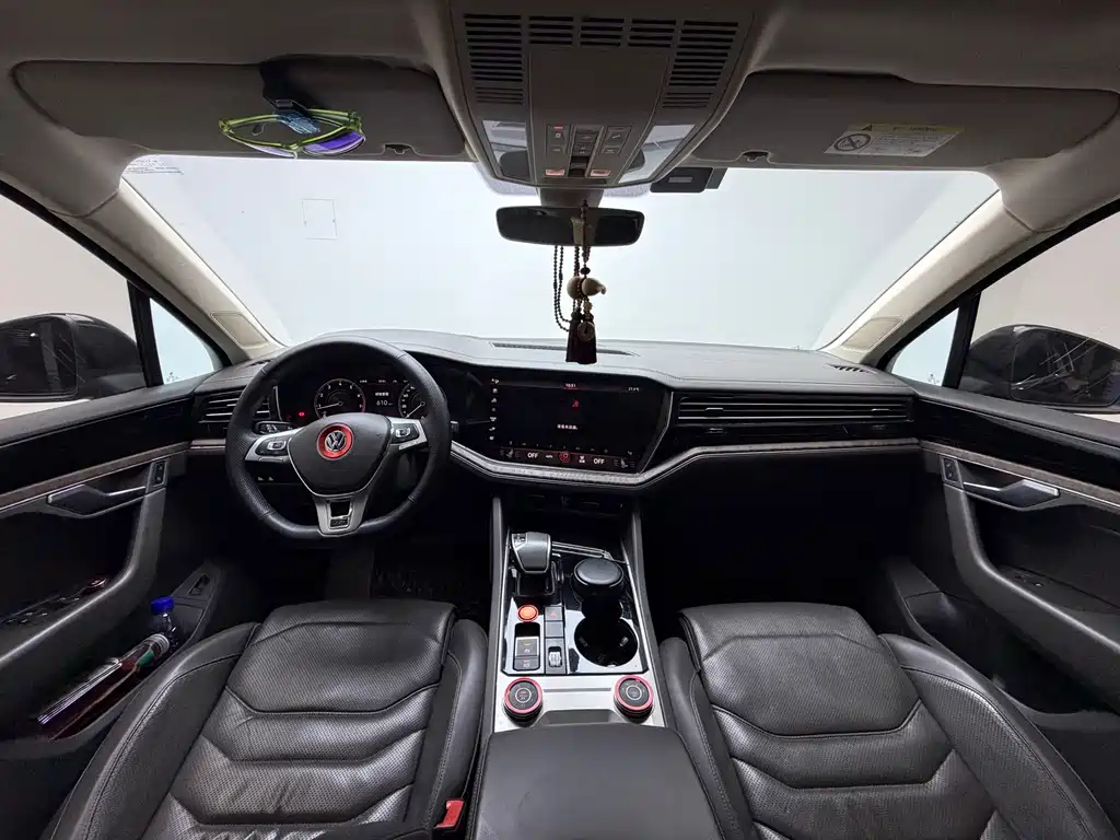 Volkswagen Touareg — миниатюра 12
