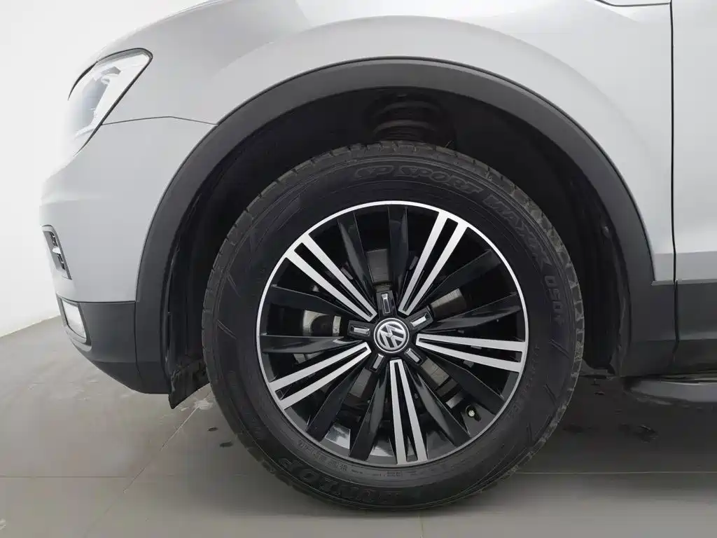 Volkswagen Tiguan L — миниатюра 17