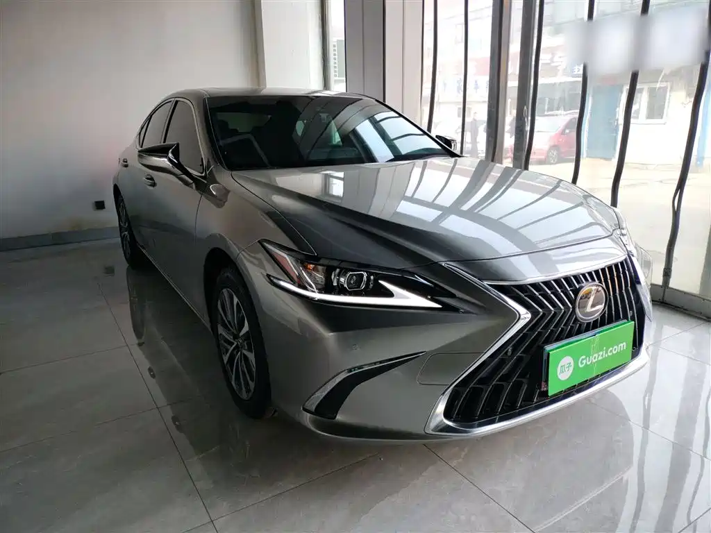 Lexus ES 2021 200