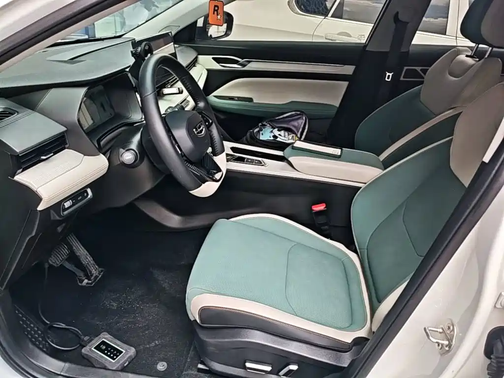 Geely L HiP — миниатюра 15
