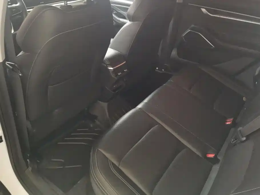 Geely Emgrand — миниатюра 11