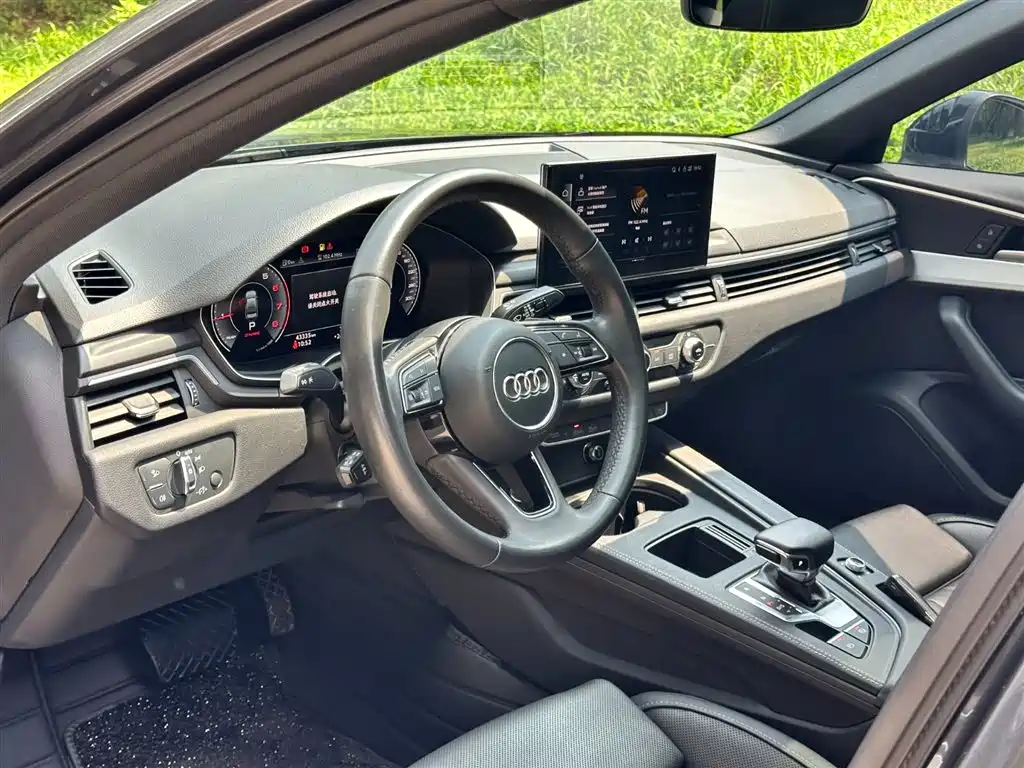 Audi A4L 2023 40 TFSI Fashion