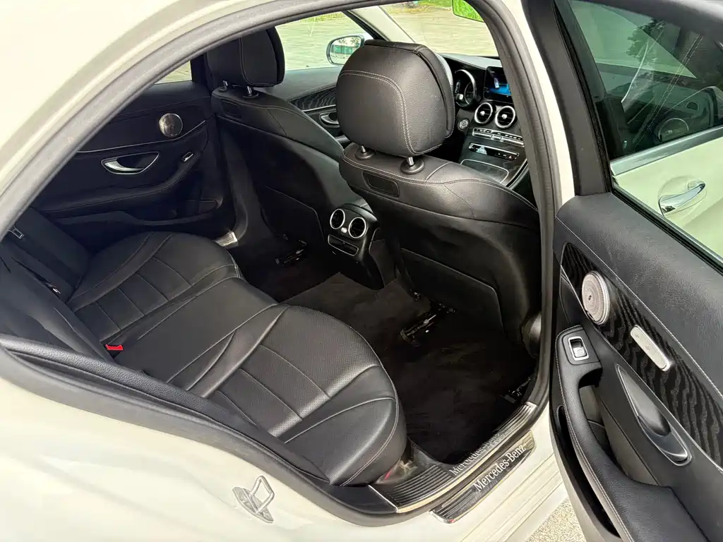 Mercedes-Benz C-Class — миниатюра 10