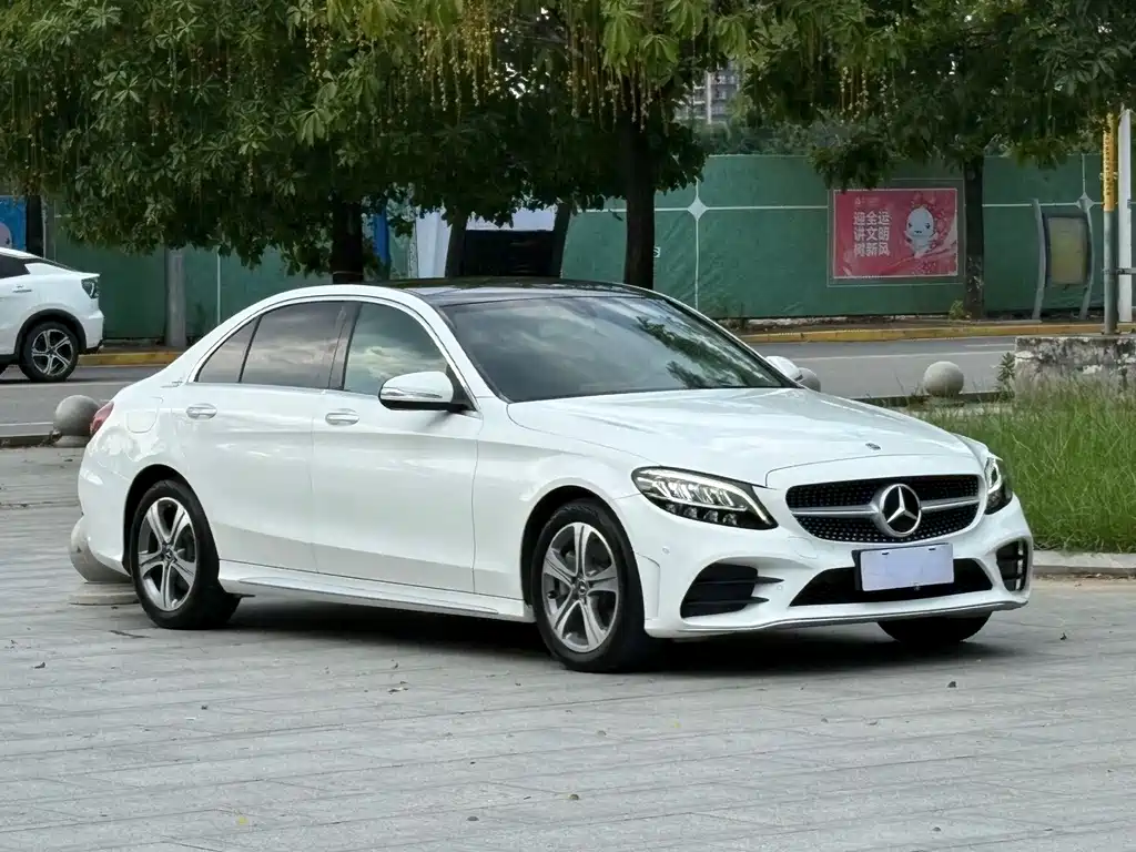 Mercedes-Benz C-Class — миниатюра 17