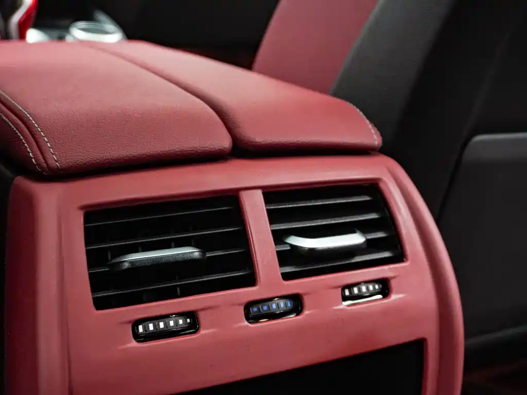 BMW 5 Series — миниатюра 18