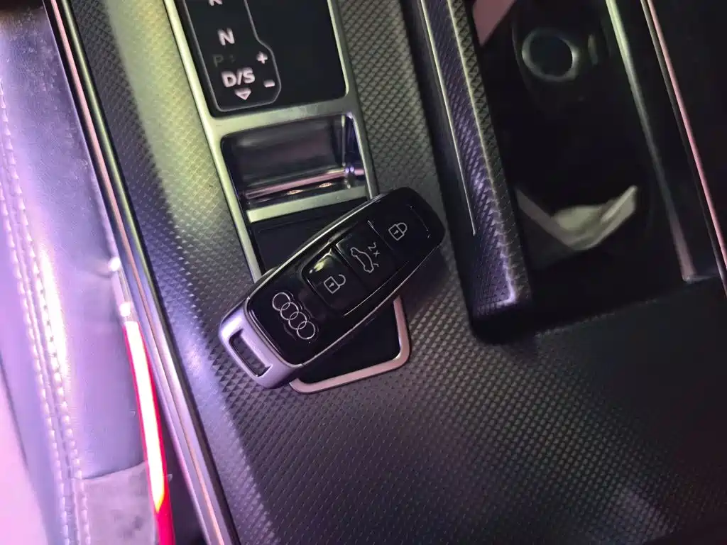 Audi A6L — миниатюра 12
