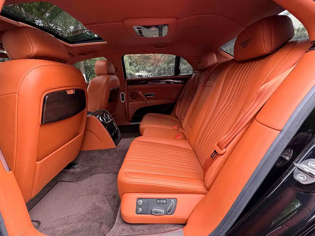 Bentley Flying Spur — миниатюра 9