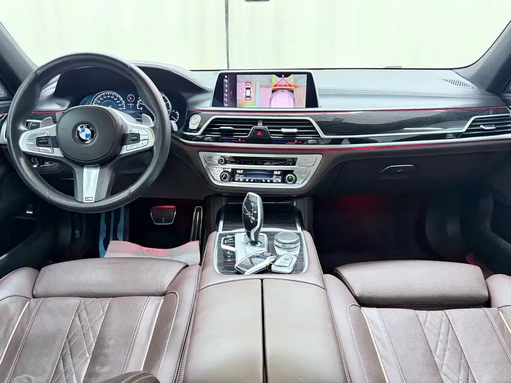 BMW 7 Series — миниатюра 16