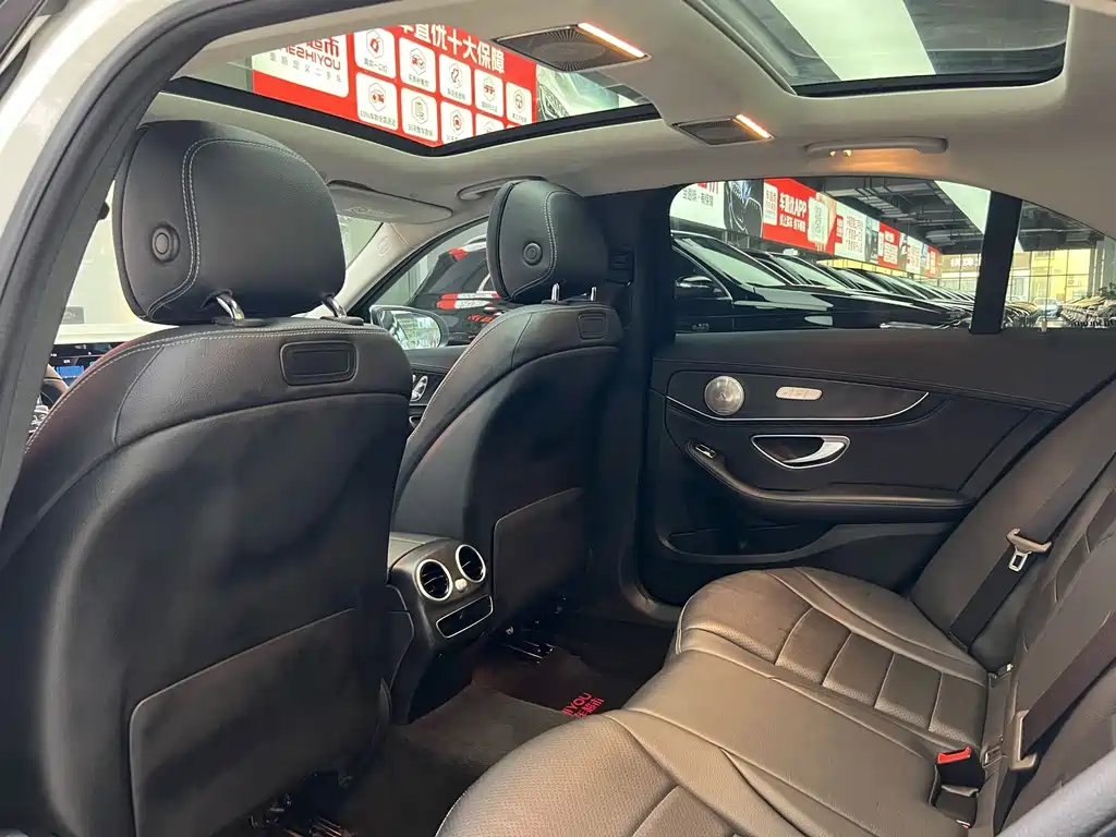 Mercedes-Benz C-Class — миниатюра 11