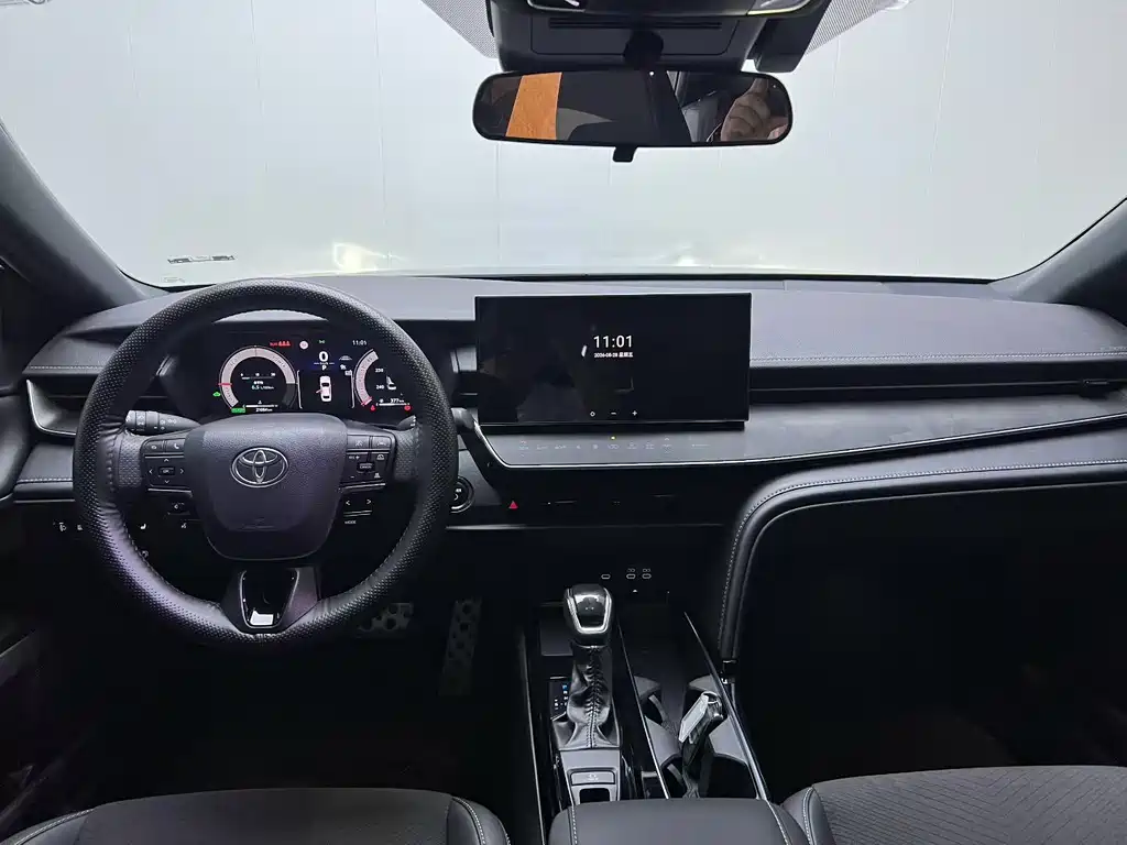 Toyota Camry — миниатюра 8
