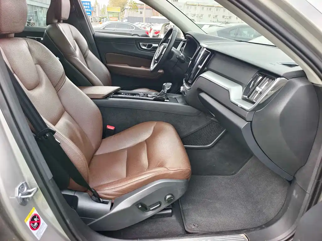 Volvo XC60 — миниатюра 17