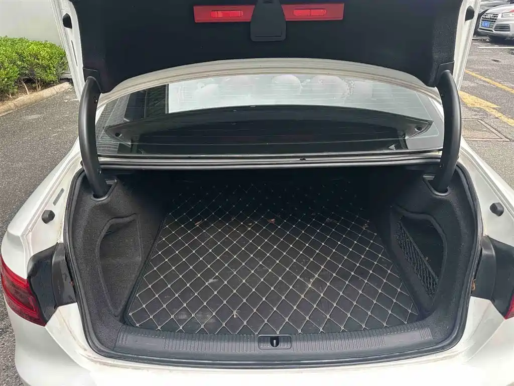 Audi A4L — миниатюра 7