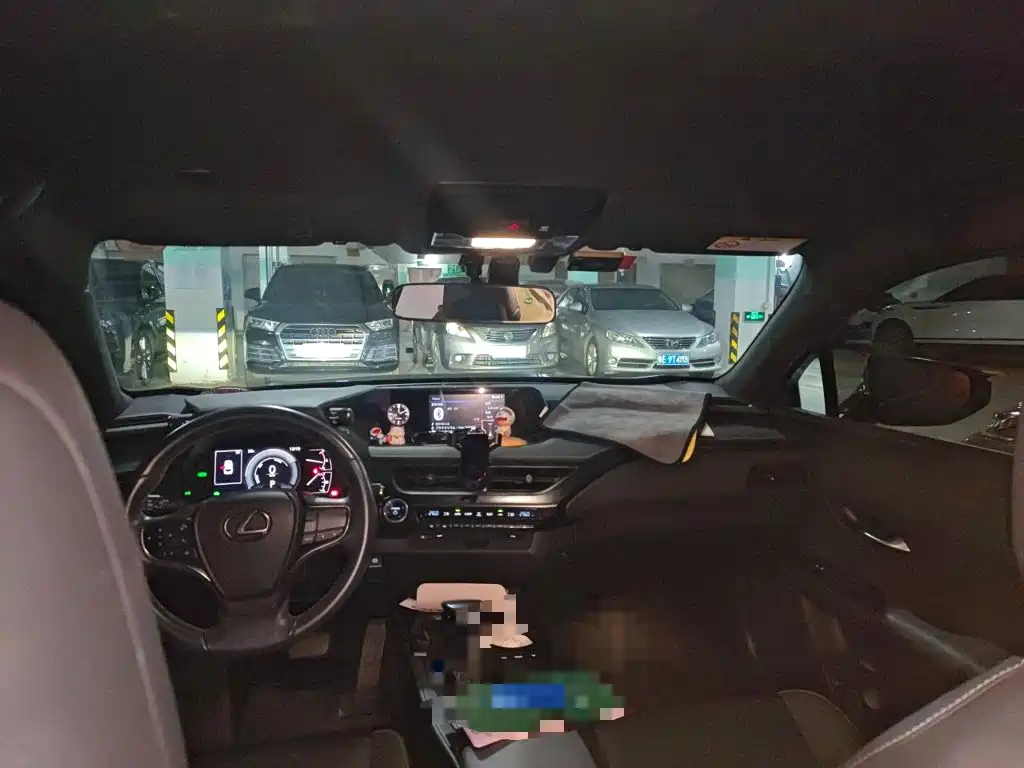 Lexus UX — миниатюра 19
