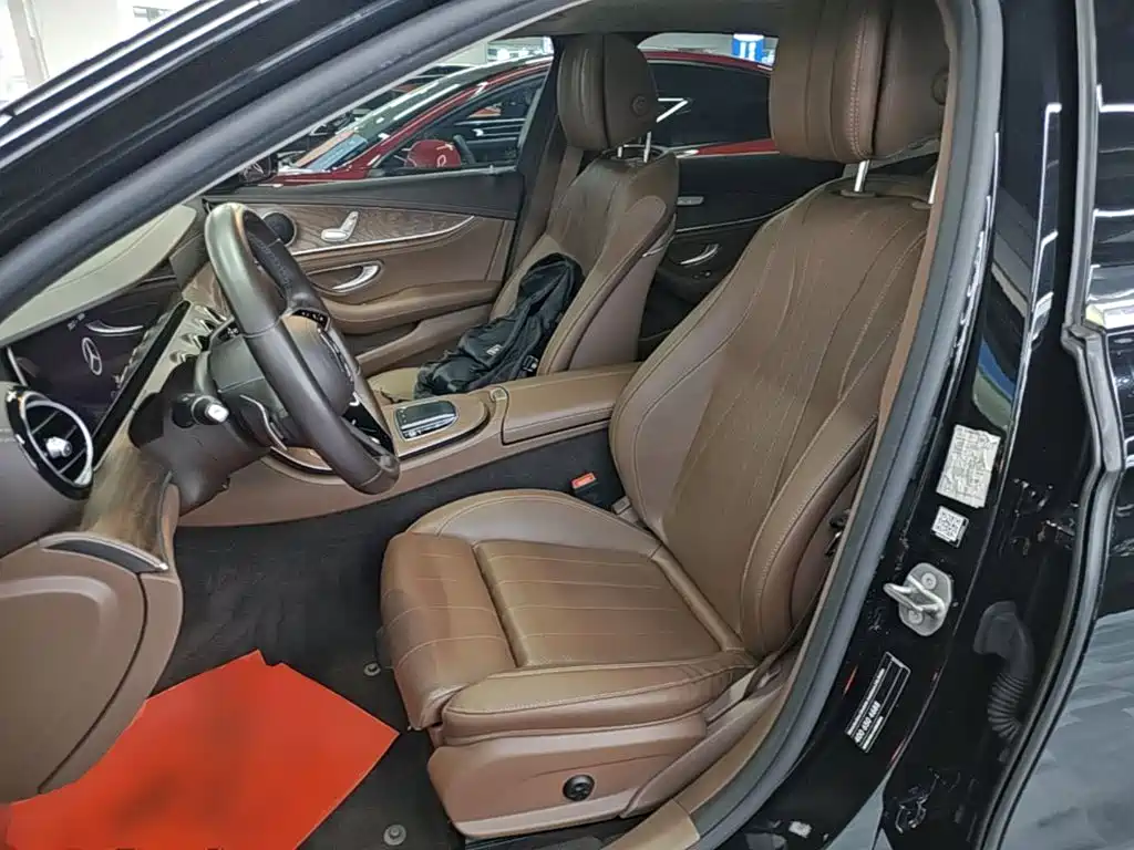 Mercedes-Benz E-Class — миниатюра 15