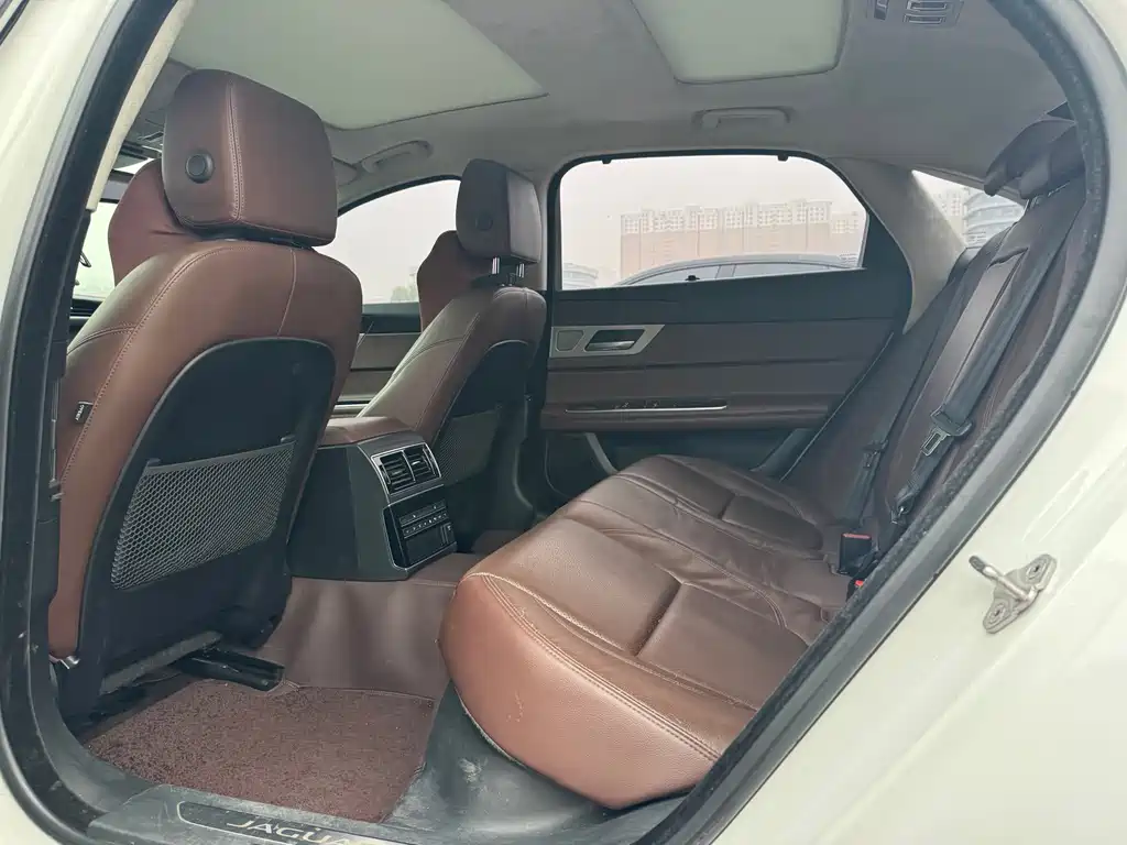 Jaguar XFL — миниатюра 13