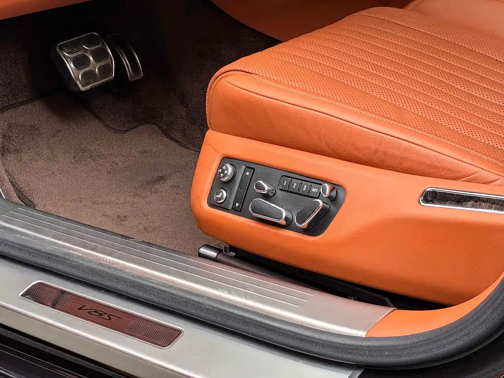 Bentley Flying Spur — миниатюра 13