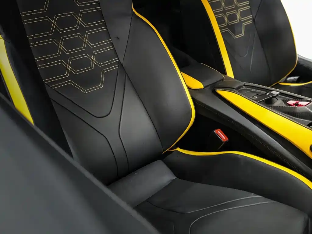 Lamborghini Revuelto — миниатюра 9
