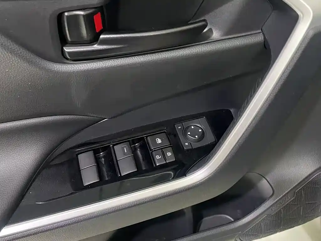 TOYOTA RAV4 RONGFANG