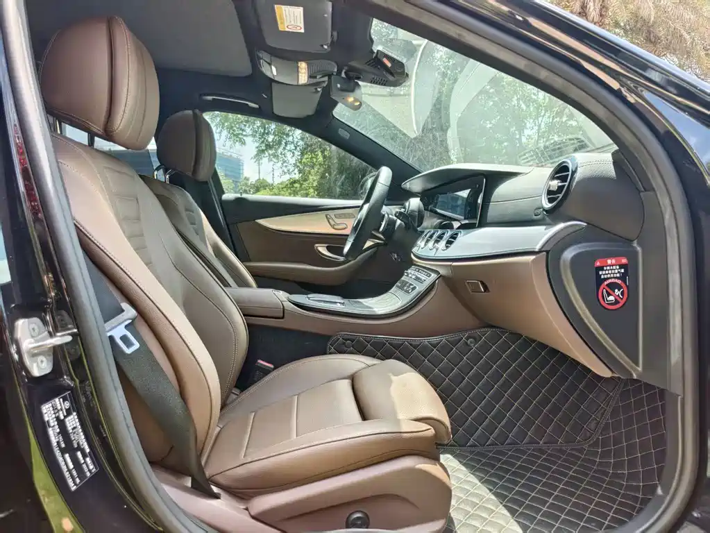 Mercedes-Benz E-Class — миниатюра 9