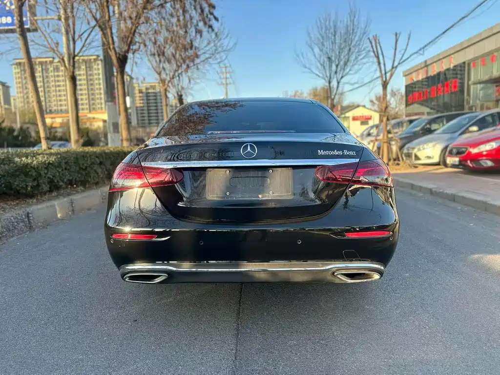 MERCEDES-BENZ E CLASS