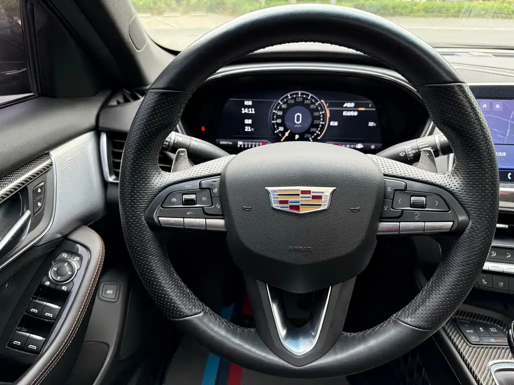 Cadillac CT5 — миниатюра 15