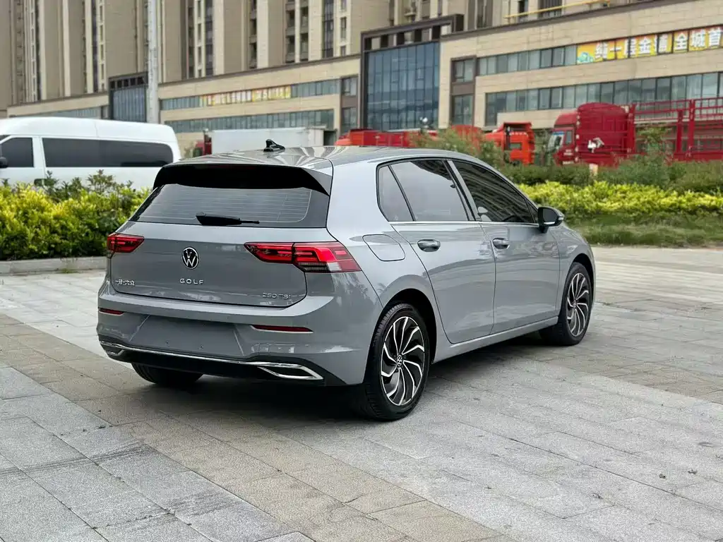 Volkswagen Golf — миниатюра 4