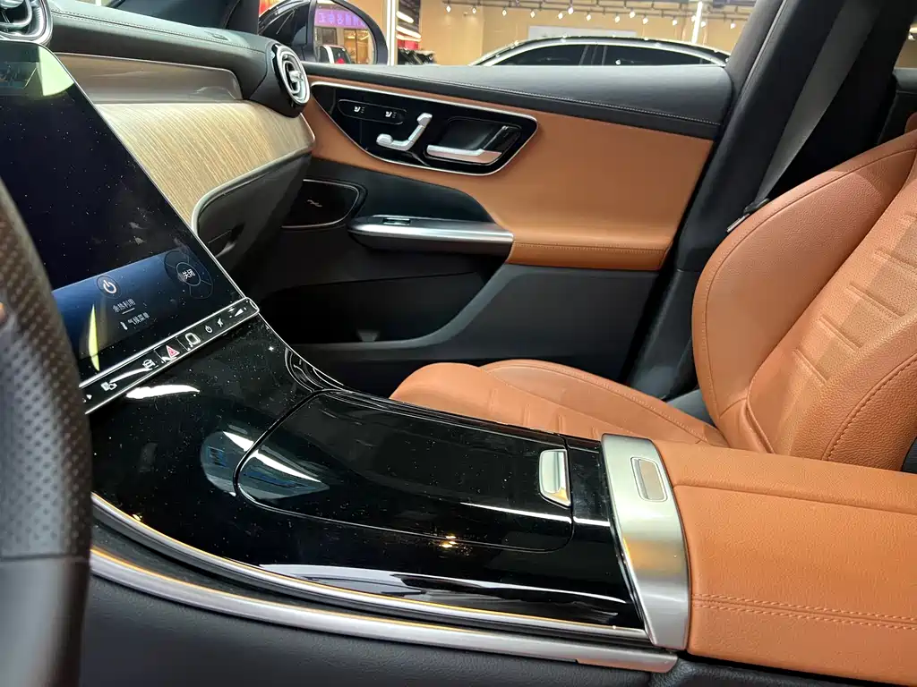 Mercedes-Benz GLC 2024 GLC 300 L 4MATIC 5 мест