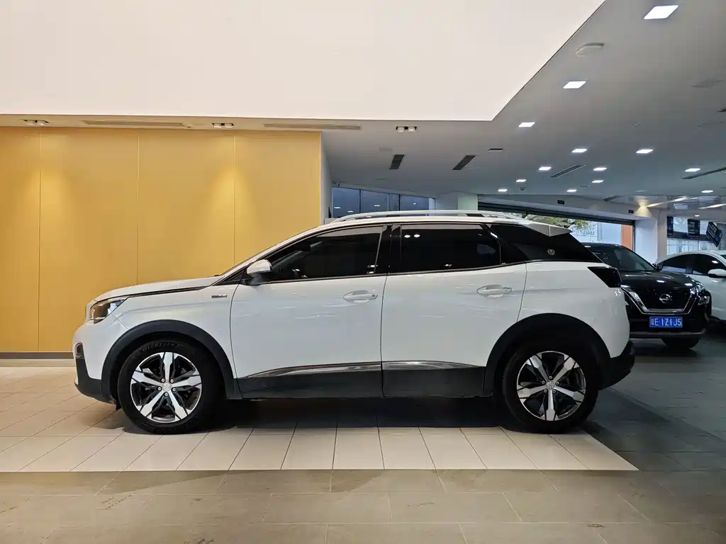 PEUGEOT 4008